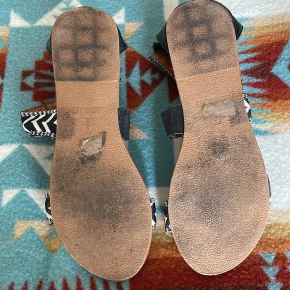 Black and White Aztec Print Sandals - Picture 3 of 5